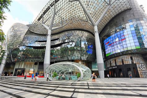 shopping malls in singapore.